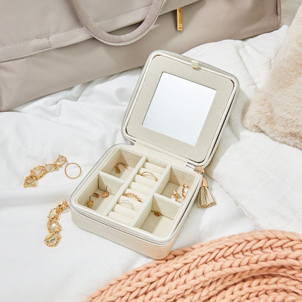 SUMMER & ROSE Angela Jewelry Case - Metallic White